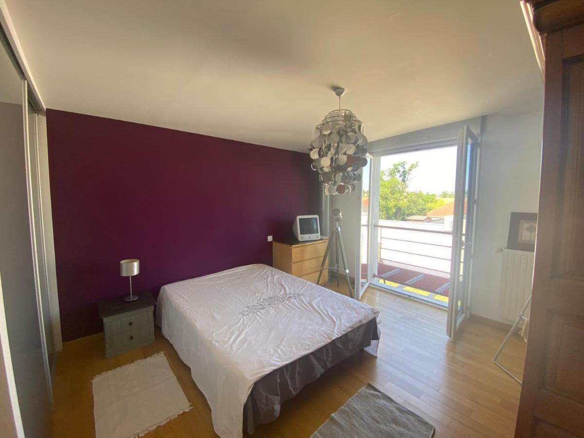 Chambre Avec Salle De Bain Privee Dans Maison Bourges Exterior photo